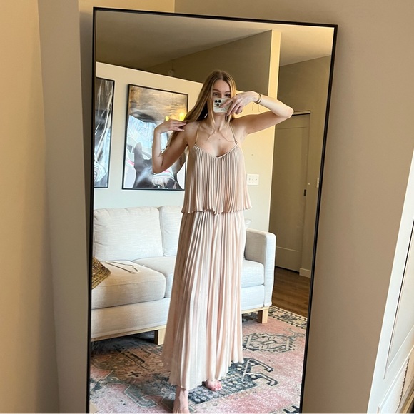 BCBG Maxazria Gown - Picture 4 of 9